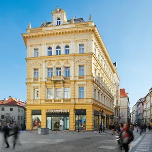 Ventana 5*, Praga Czechy